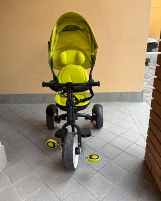 Triciclo con manigliome parentale