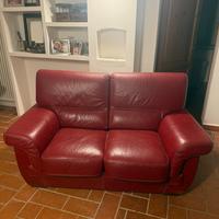 Divani in pelle rosso bordeaux