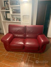Divani in pelle rosso bordeaux