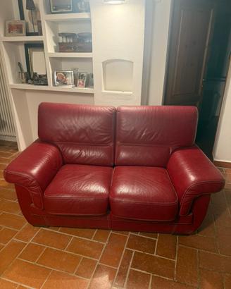 Divani in pelle rosso bordeaux