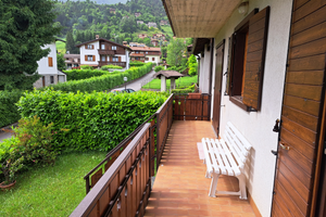 Appartamento 6 posti con doppi servizi e giardino