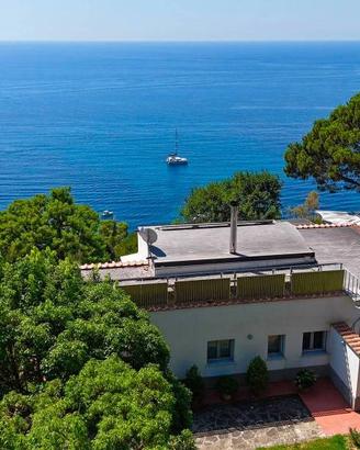 Villa di 300 m² con più di 5 locali a Pollica