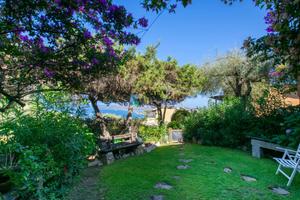 Appartamento con giardino e vista mare a Marinella