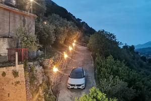 Due appartamenti e terreno