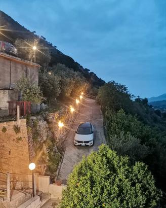Due appartamenti e terreno