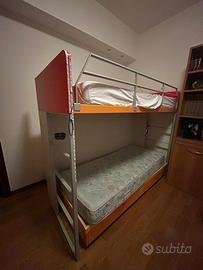 Letto a castello con  scala cassetti contenitore