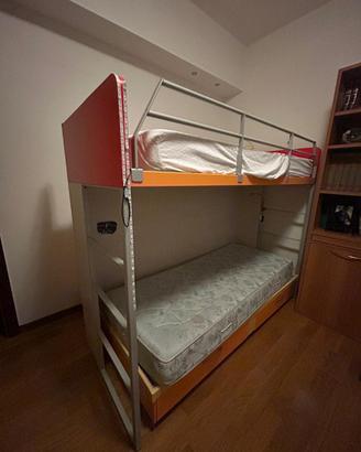 Letto a castello con  scala cassetti contenitore