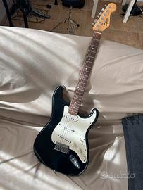 Kit Chitarra elettrica SquierByFender Stratocaster