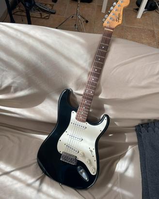 Kit Chitarra elettrica SquierByFender Stratocaster