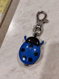 Portachiavi coccinella blu