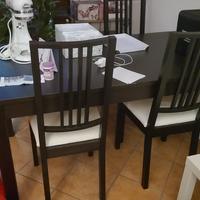 Sedie e tavolo da cucina