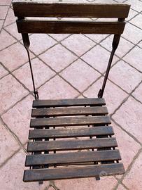 Sedie di ferro e legno