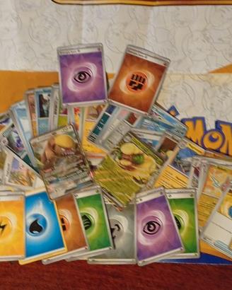 Lotto carte Pokémon di varie espansioni