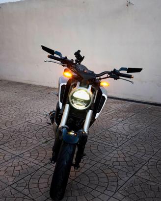 Honda CB125R