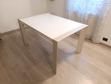 Tavolo allungabile 140/180/220 con piano in vetro