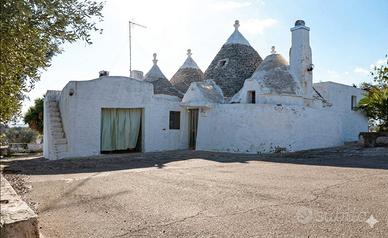 Trulli e lamie a Cisternino + uliveto