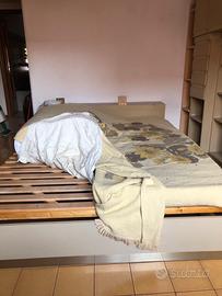 Letto completo di rete + comodini