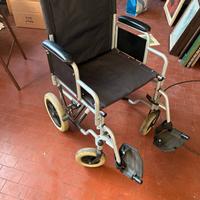 Carrozzina pieghevole Vela per anziani