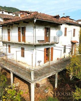 CASA STORICA nelle Alpi Liguri con AMPIO GIARDINO