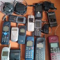 telefonini varie epoche 