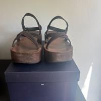 Prada Sandali con zeppa