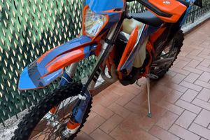 KTM 350 EXC-F 2023 – 120 h – Perfetta – Accessoria