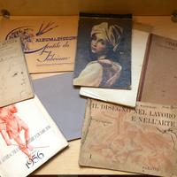 Vecchio materiale da disegno tecnico e artistico