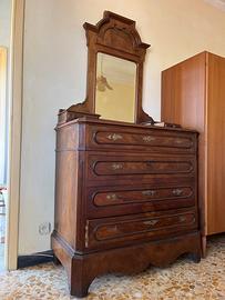 Cassettiera con specchiera