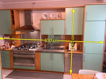 Cucina completa + tavoli