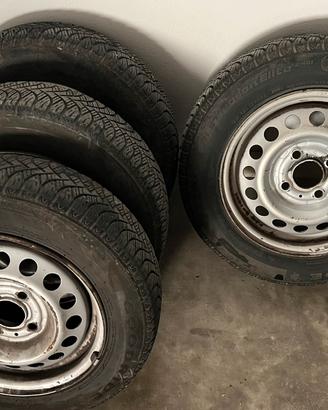Gomme 155/70 r13 + cerchi