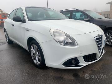 Alfa Romeo Giulietta tdi 1600 cc- distintiv full p