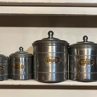 Set di barattoli in alluminio vintage