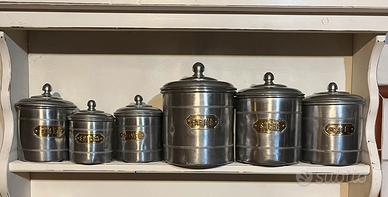 Set di barattoli in alluminio vintage