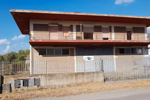 LAGHETTO | Capannone 2.000 mq | Terreno 3.000 mq