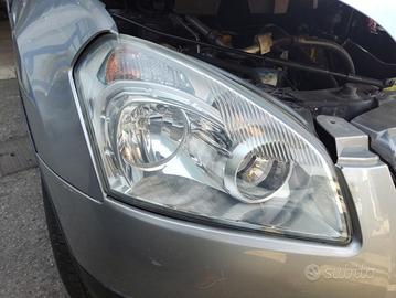 Proiettore destro NISSAN QASHQAI del 2009