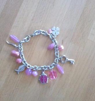 BRACCIALE in metallo antiallergico con ciondoli