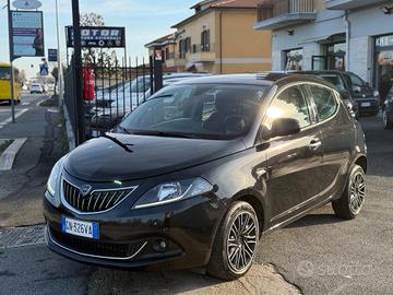 Lancia Ypsilon 1.0 FireFly 5 porte Hybrid Gold