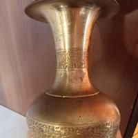 vaso in ottone inciso vintage 