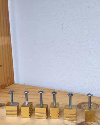 Set 6 pomelli in ottone 2x2x1,5 anni '80