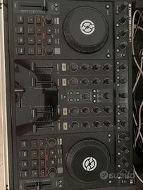 NATIVE INSTRUMENTS Traktor Kontrol S4