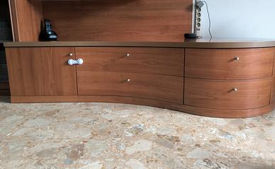 Mobile sala in legno di ciliegio 