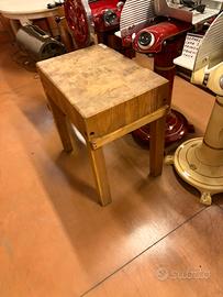 Ceppo in legno da macellaio