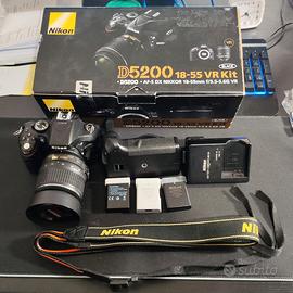 Nikon D5200 AF-S DX NIKKOR 18-55mm f/3.5-5.6G VR