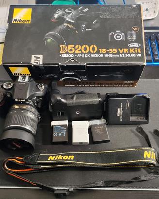 Nikon D5200 AF-S DX NIKKOR 18-55mm f/3.5-5.6G VR