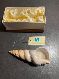 Conchiglia porcellana decorata a mano strass Paben