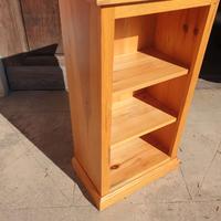 Mobiletto piccolo a giorno .