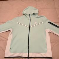 Nike tech