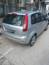 Ford Fiesta 1.2 benzina/gpl