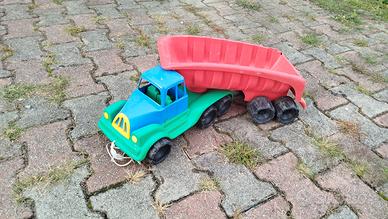 Camion grande giocattolo con rimorchio separabile