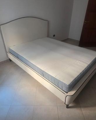 Letto matrimoniale